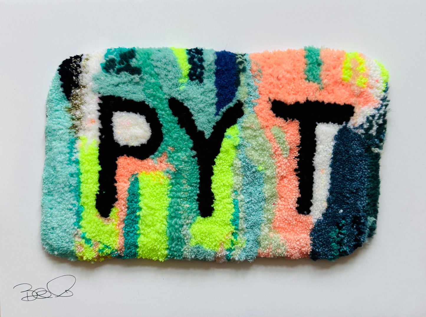 “PYT” unika tuft 33x43 cm