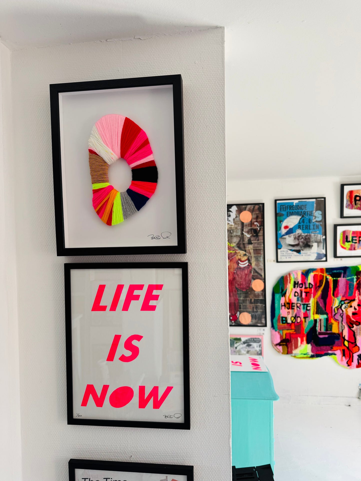 “LIFE IS NOW” / Pink neon