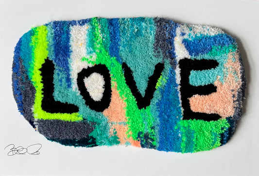 “LOVE” unika tuft 33x43 cm