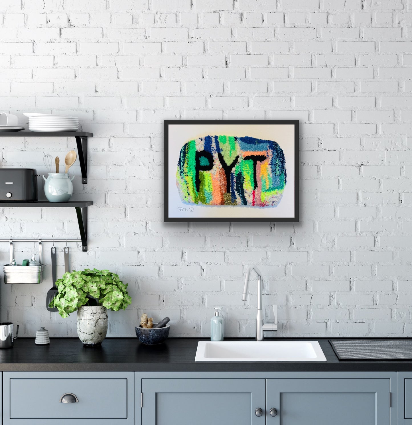 “PYT” unika tuft